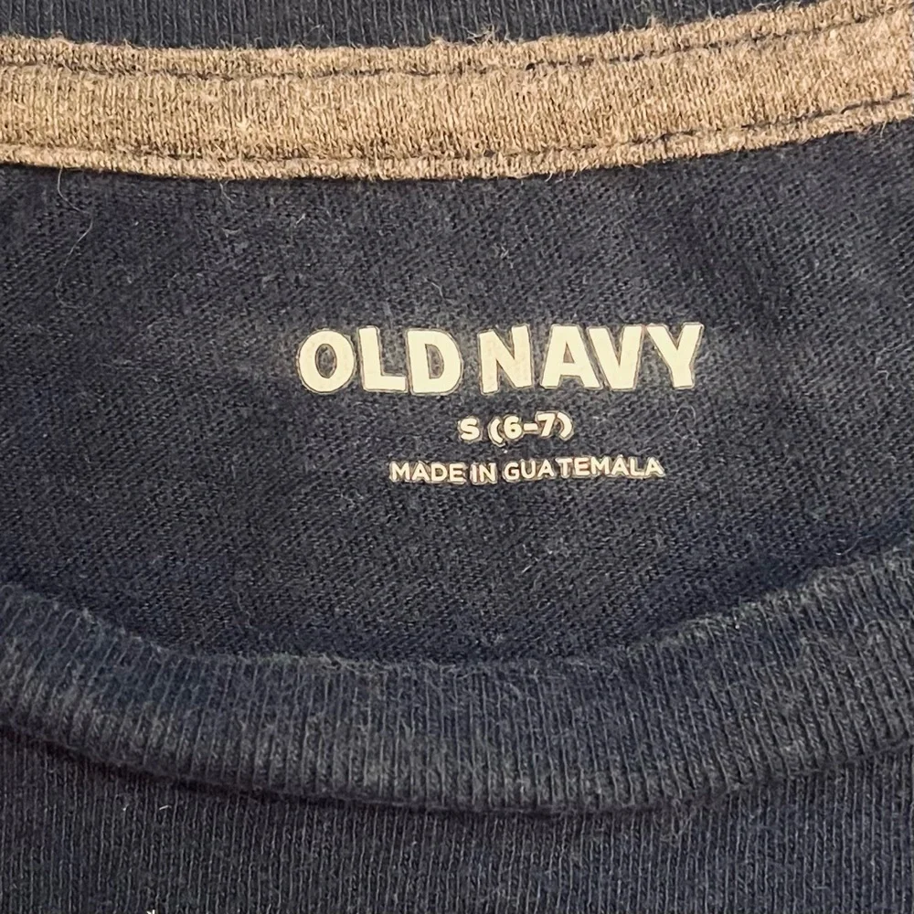 Old Navy cotton navy blue graphic design T-shirt Boys S (6-7) round neck